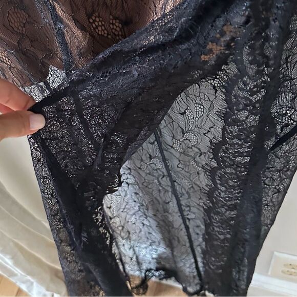 MAJORELLE Carley Gown in Black - Picture 6 of 7